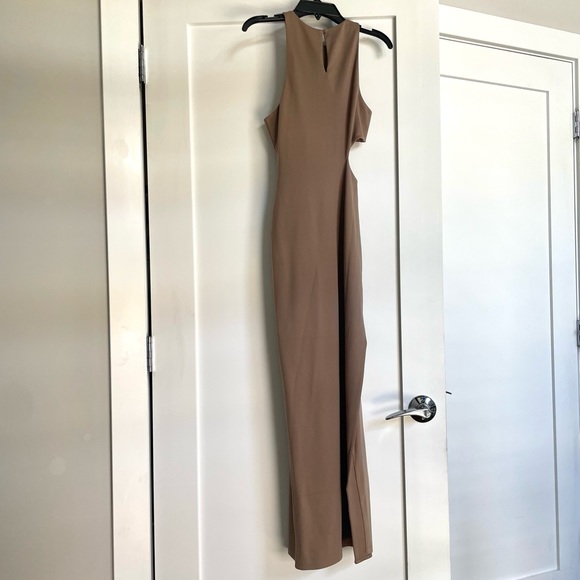 NWT - Michael Costello x Revolve Rylan Midi Dress in Taupe - Picture 7 of 10